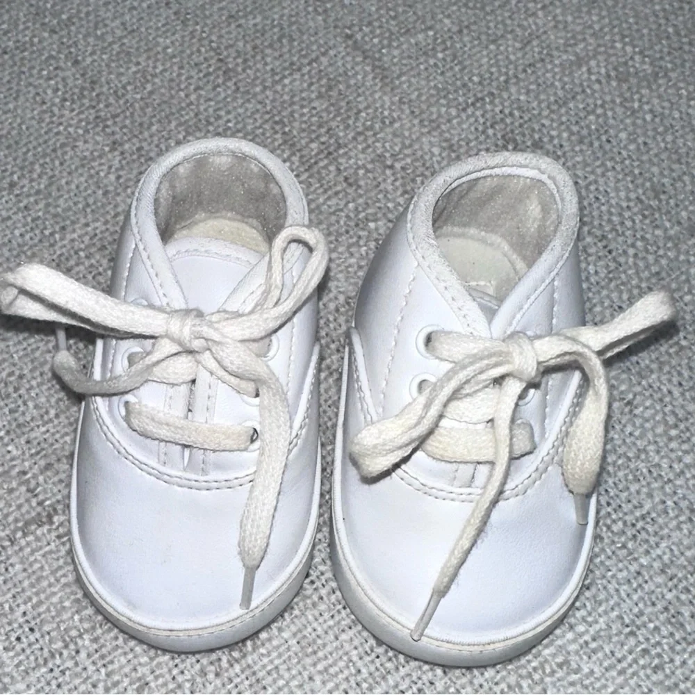 White Baby Crib Tennis Shoes Sneakers Leather Soft Sole Boy Girl Infant Size 1